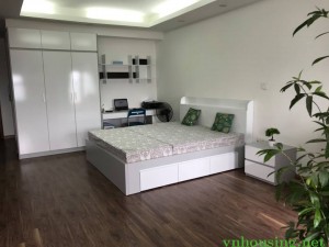 Cho thuê CC Mulberry Lane 123m2, 3PN rộng đẹp, full đồ xịn view bể bơi giá 13tr/th. LH 01655679812